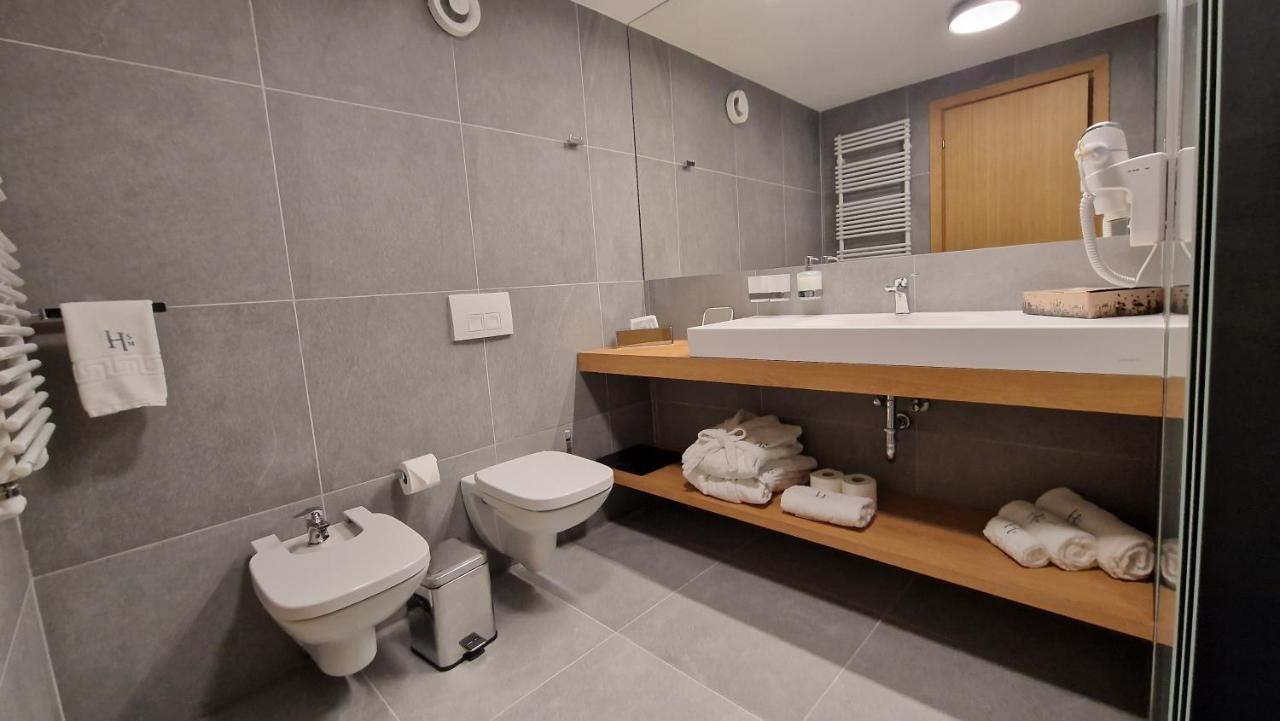 Hotel Sorin Mihai Cristian  Zewnętrze zdjęcie