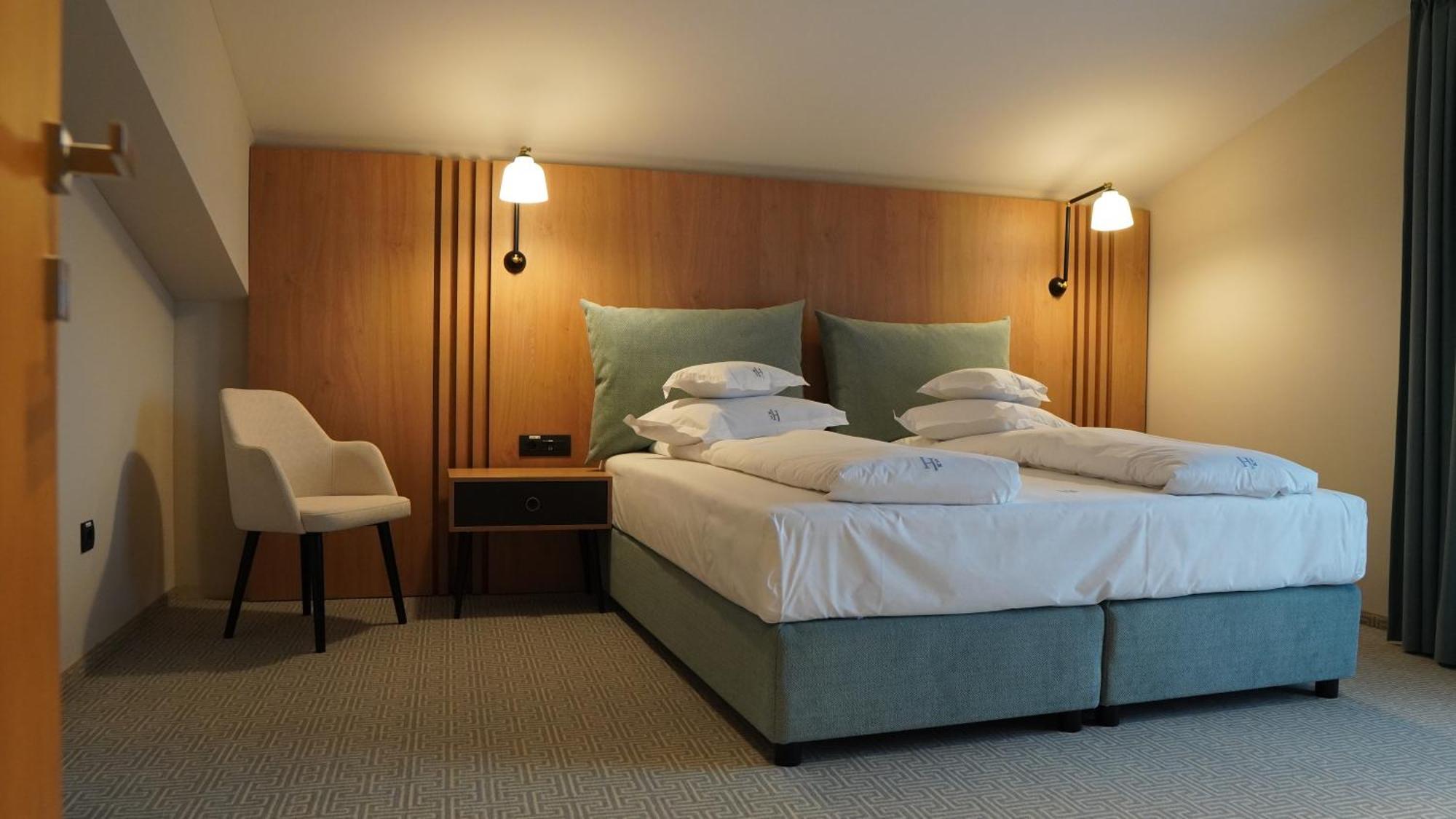 Hotel Sorin Mihai Cristian  Zewnętrze zdjęcie