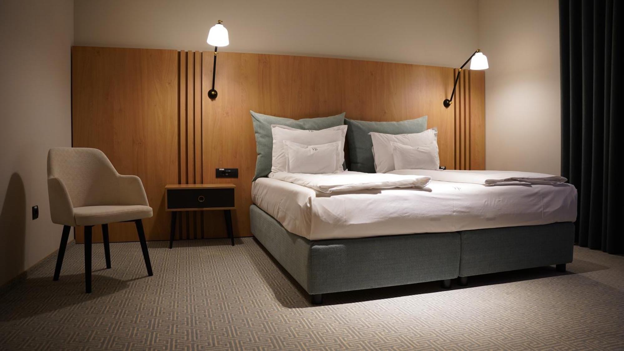Hotel Sorin Mihai Cristian  Zewnętrze zdjęcie