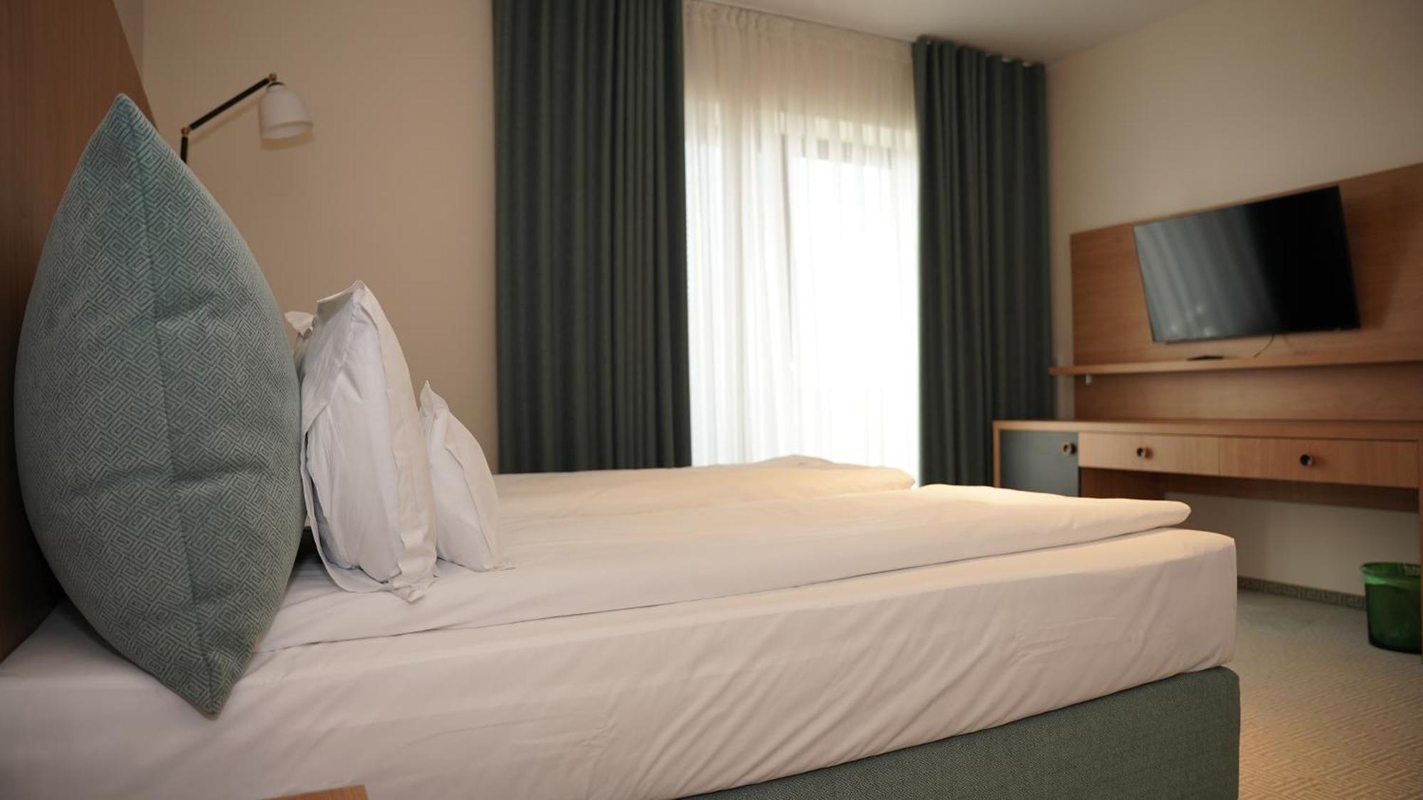 Hotel Sorin Mihai Cristian  Zewnętrze zdjęcie