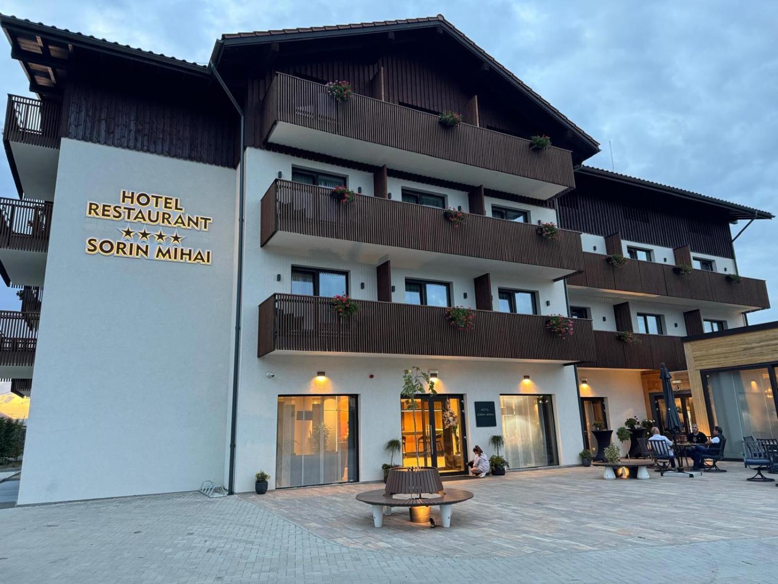 Hotel Sorin Mihai Cristian  Zewnętrze zdjęcie